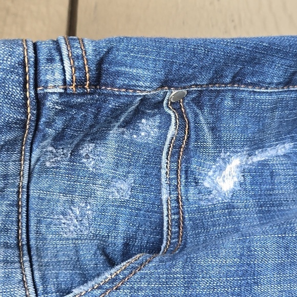 Torrid Boyfriend Bermuda Short  Vintage Stretch Medium Wash 20 - Picture 7 of 12